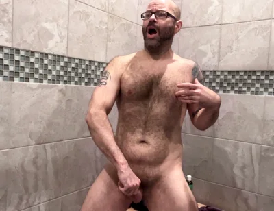 Stepdad Loves to Workout and Jerk off in Locker Room at the Gym Locker Room