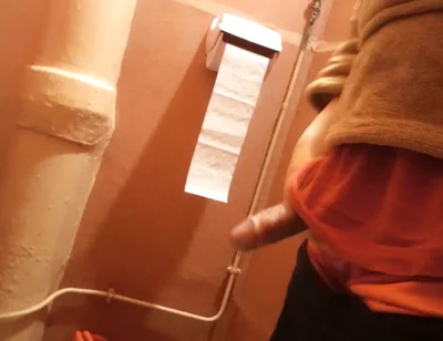 How to Piss with a Morning Wood, Desesperated Twink's Hard Cock and a Full Bladder