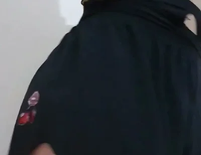 My Beautiful Body Is a Moroccan Girl, I Want to Contain Me