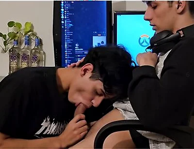 I Wanted Dick So I Teased My Boyfriend While He Was Playing