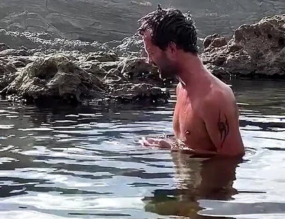 Natural Naked Bath Tim Blesh