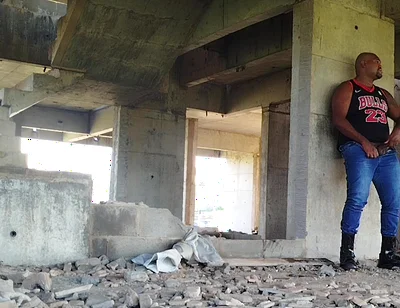 I Went to Pee at the Construction Site and Felt Like Getting up to Some Mischief.