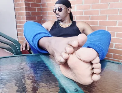 I Let My Feet Breathe After the Gym (2025)