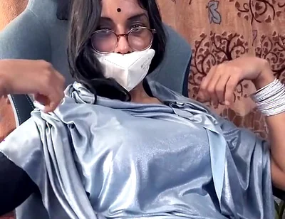 Crossdresser Jerk off in Saree