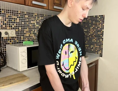 Young Twink's Gushing Cum Delight
