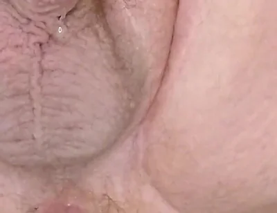 BIG toy anal on the fucking machine!