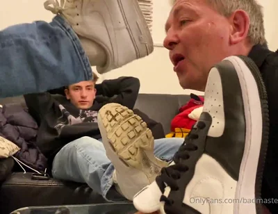 Sneaks group master boys