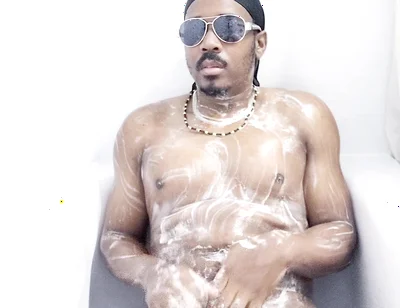 I Take a Shower (no Clothes) (2025)