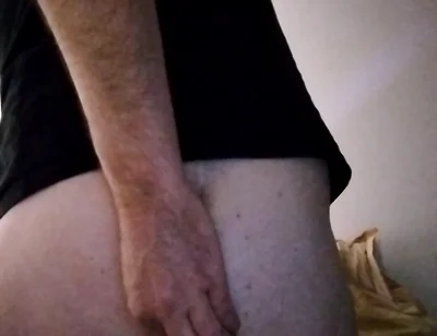 Discret Masturbation with a Toy in My Ass