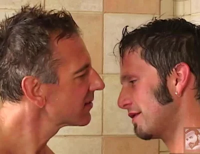 Stepdaddy Hunt: 4 Shower Buddies